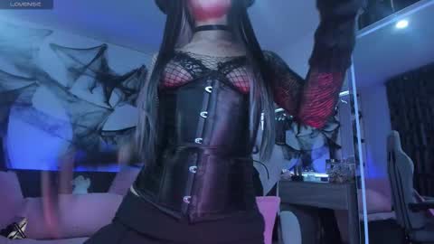 Snapshot of satanbabee_ chatting on 11, 10, 2025 im expecting 300 thumbs up on my altar online show from 11, 10, 2025