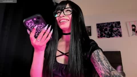 Snapshot of satanbabee_ chatting on 23, 6, 2026 im expecting 300 thumbs up on my altar online show from 23, 6, 2026