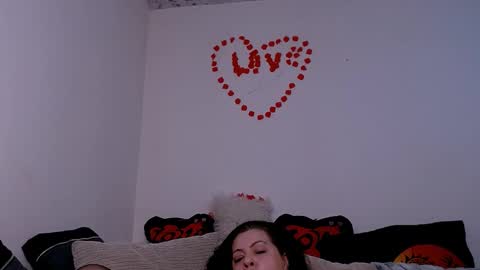 Snapshot of satisfymypussy chatting on 5, 3, 2025 Alina online show from 5, 3, 2025