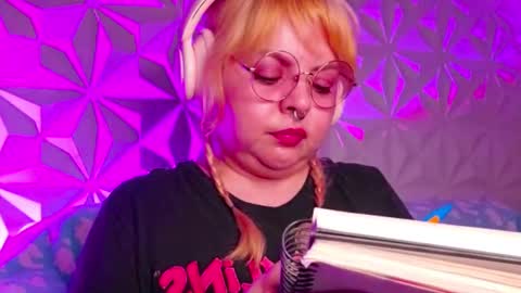 Gina George online show from 24, 9, 2025