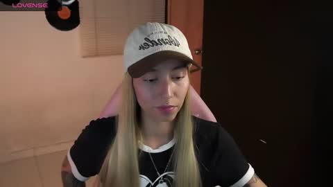 Snapshot of saucy_jenn1 chatting on 21, 6, 2026 I AM JENN online show from 21, 6, 2026