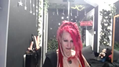 SaucySky online show from 8, 4, 2026