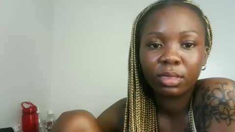 Snapshot of savage_and_sweet chatting on 27, 5, 2026 savage_and_sweet online show from 27, 5, 2026
