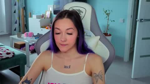 Snapshot of savage_lust_ chatting on 6, 5, 2026 Ariel online show from 6, 5, 2026
