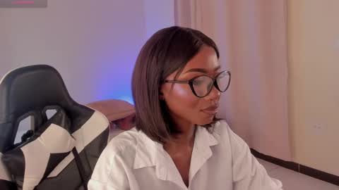 Savannahwildee online show from 2, 2, 2025