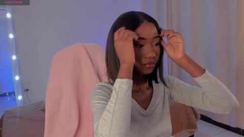 Savannahwildee online show from 5, 2, 2025