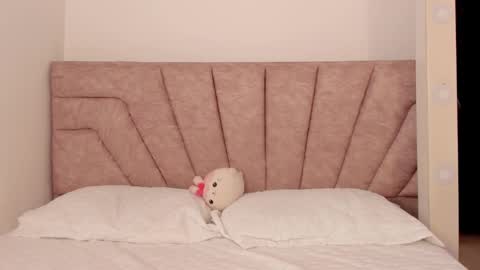 Savannahwildee online show from 3, 11, 2025