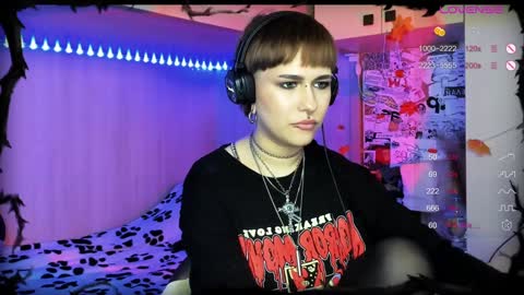 pronoun she. name Mary. age 21. online show from 8, 12, 2024