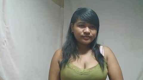 Snapshot of saylla1 chatting on 7, 5, 2026 saylla1 online show from 7, 5, 2026