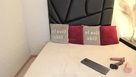 scarbadgirl_ online show from 6, 10, 2025