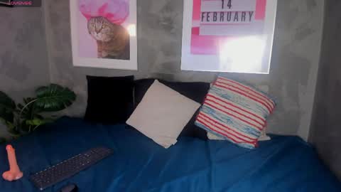 Snapshot of scarleet_dh chatting on 15, 5, 2026 scarlet online show from 15, 5, 2026