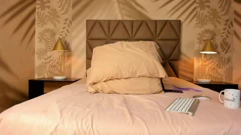 Snapshot of scarleett22 chatting on 30, 4, 2026 Scarleet online show from 30, 4, 2026