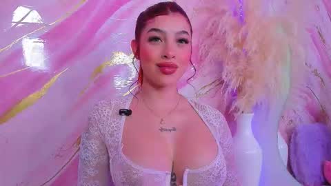 Snapshot of scarleett_jones chatting on 18, 2, 2026 scarleett jones online show from 18, 2, 2026