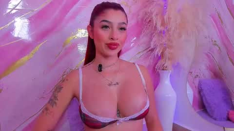 Snapshot of scarleett_jones chatting on 24, 2, 2026 scarleett jones online show from 24, 2, 2026
