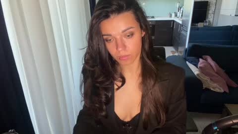 Snapshot of scarlet_daisy_ chatting on 5, 5, 2026 Sophie online show from 5, 5, 2026