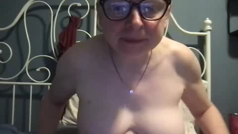 scarlet_envyy online show from 9, 9, 2025