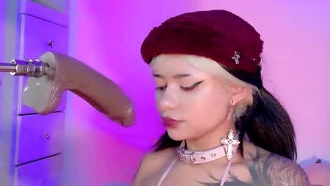 scarlet_gold online show from 23, 5, 2026