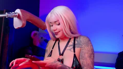 scarlet_gold online show from 31, 5, 2026