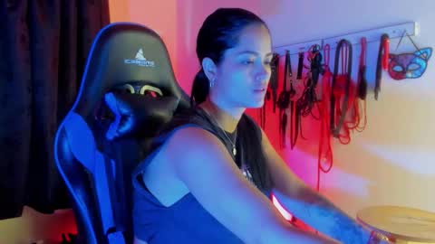 scarlet taylor kennedy online show from 2, 12, 2025