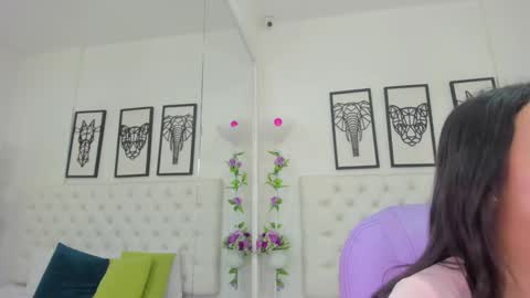 Snapshot of scarlet_stan22 chatting on 11, 12, 2024 Isa online show from 11, 12, 2024