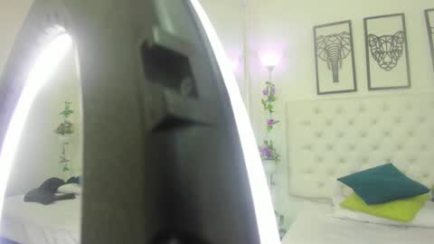Snapshot of scarlet_stan22 chatting on 18, 1, 2025 Isa online show from 18, 1, 2025