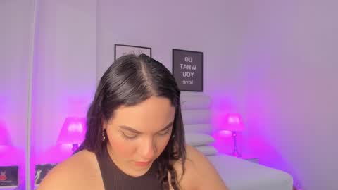 Snapshot of scarlet_stan22 chatting on 17, 2, 2025 Isa online show from 17, 2, 2025