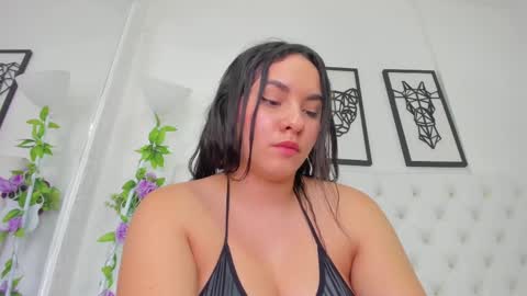 Snapshot of scarlet_stan22 chatting on 18, 2, 2025 Isa online show from 18, 2, 2025