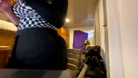 scarlet whisper online show from 30, 3, 2026