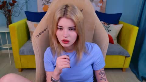 scarletblackwood online show from 8, 4, 2026