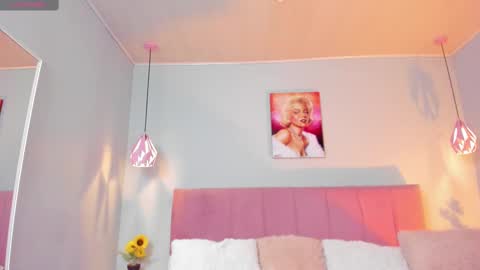 Scarlet  online show from 14, 2, 2025