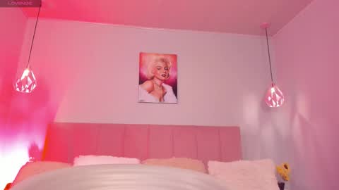 Scarlet  online show from 9, 10, 2025