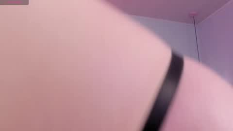 Scarlet  online show from 31, 10, 2025