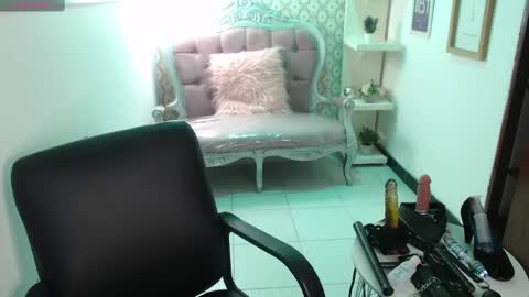 Scarleth online show from 6, 3, 2025