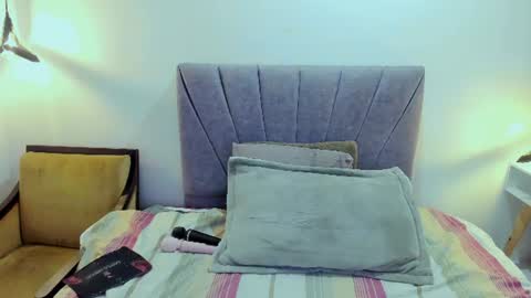 Snapshot of scarlethoot_ chatting on 17, 7, 2026 S C A R L E T online show from 17, 7, 2026