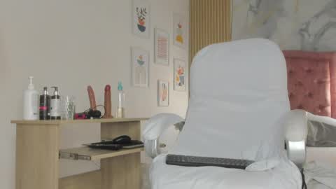 Snapshot of scarletmils chatting on 27, 6, 2026 scarlet online show from 27, 6, 2026