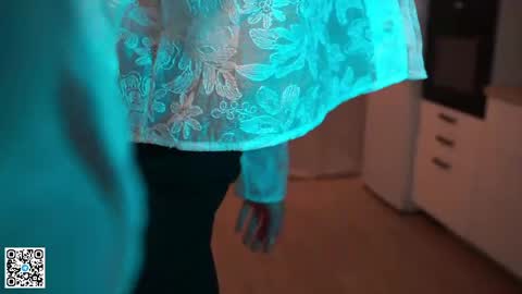 Scarlet online show from 19, 4, 2026