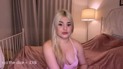 scarletsirens_ online show from 18, 3, 2026