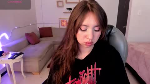 Snapshot of scarlett__cooper__ chatting on 4, 11, 2025 Scarlett online show from 4, 11, 2025