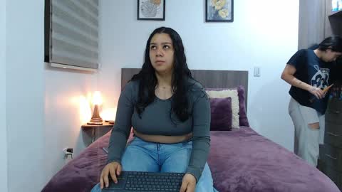 Scarlett and Jazmin online show from 31, 3, 2026