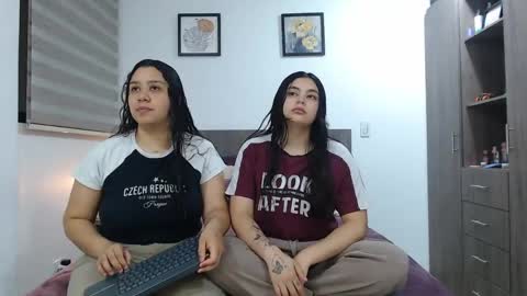 Snapshot of scarlett_evance chatting on 6, 5, 2026 Scarlett and Jazmin online show from 6, 5, 2026
