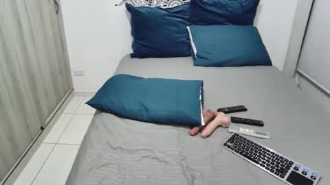 Scarlett Evans online show from 3, 3, 2025