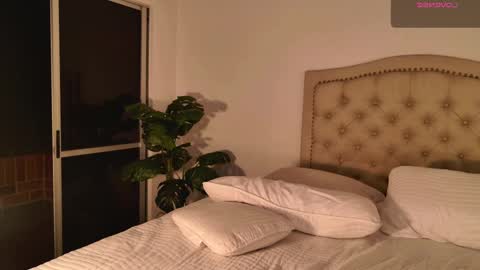 Snapshot of scarlett_grand chatting on 7, 10, 2025 Scarlett Grand online show from 7, 10, 2025