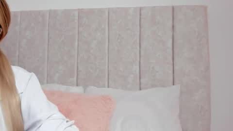 Scarlett Lee online show from 17, 12, 2025