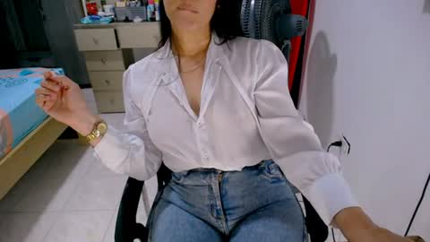 Snapshot of scarlett_sex2 chatting on 27, 6, 2026 scarlet online show from 27, 6, 2026