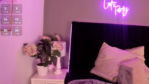 Scarlett online show from 8, 4, 2026