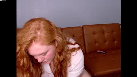 Snapshot of scarlettredff chatting on 22, 11, 2025 ScarlettredFF online show from 22, 11, 2025