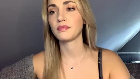 ScarlettxBlonde online show from 21, 4, 2026