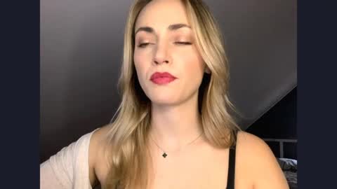 Snapshot of scarlettxblonde chatting on 1, 5, 2026 ScarlettxBlonde online show from 1, 5, 2026