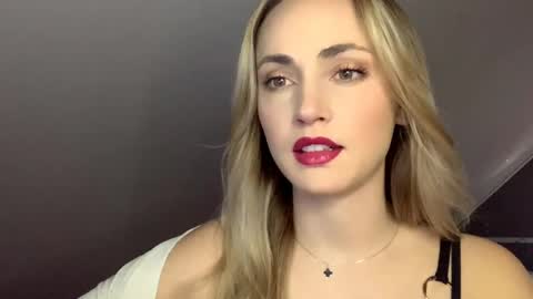 Snapshot of scarlettxblonde chatting on 2, 5, 2026 ScarlettxBlonde online show from 2, 5, 2026