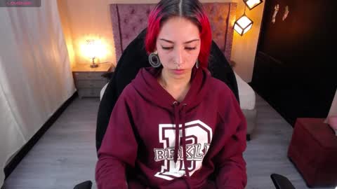 Scarllett online show from 14, 1, 2025